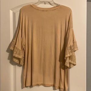 Beige T-shirt blouse with lace sleeves